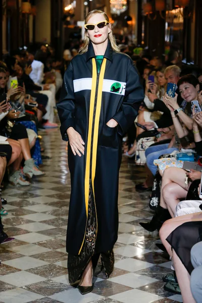 Look 49